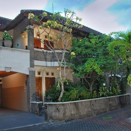 Taman Ayu 212 Hotell Denpasar Exteriör bild