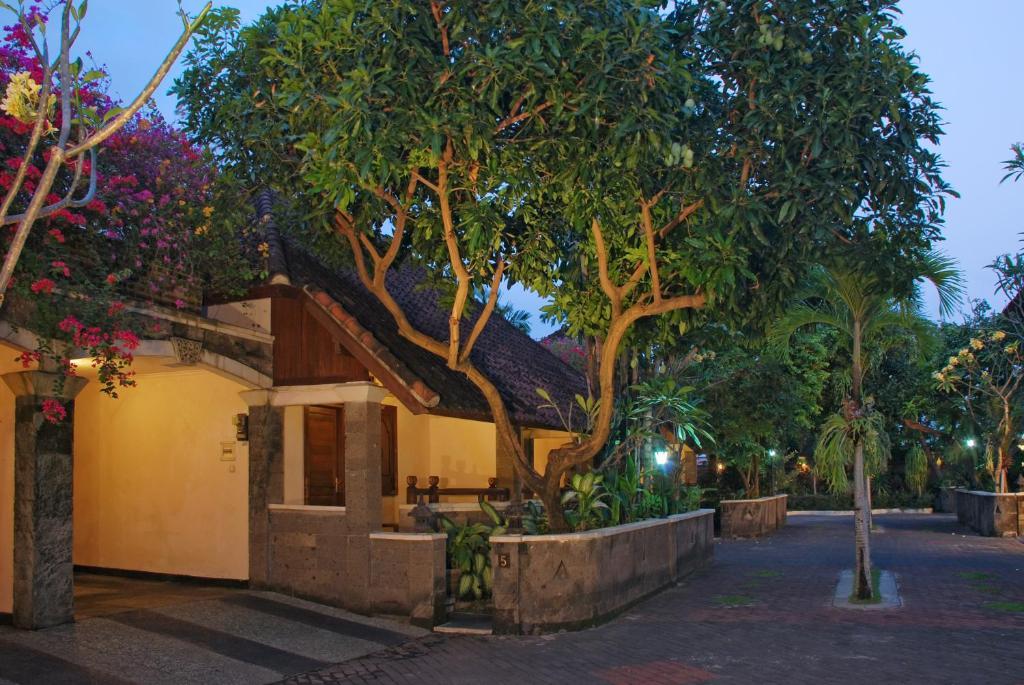 Taman Ayu 212 Hotell Denpasar Exteriör bild