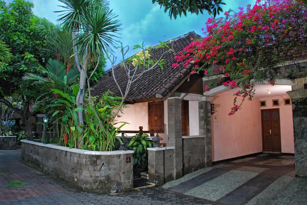 Taman Ayu 212 Hotell Denpasar Exteriör bild