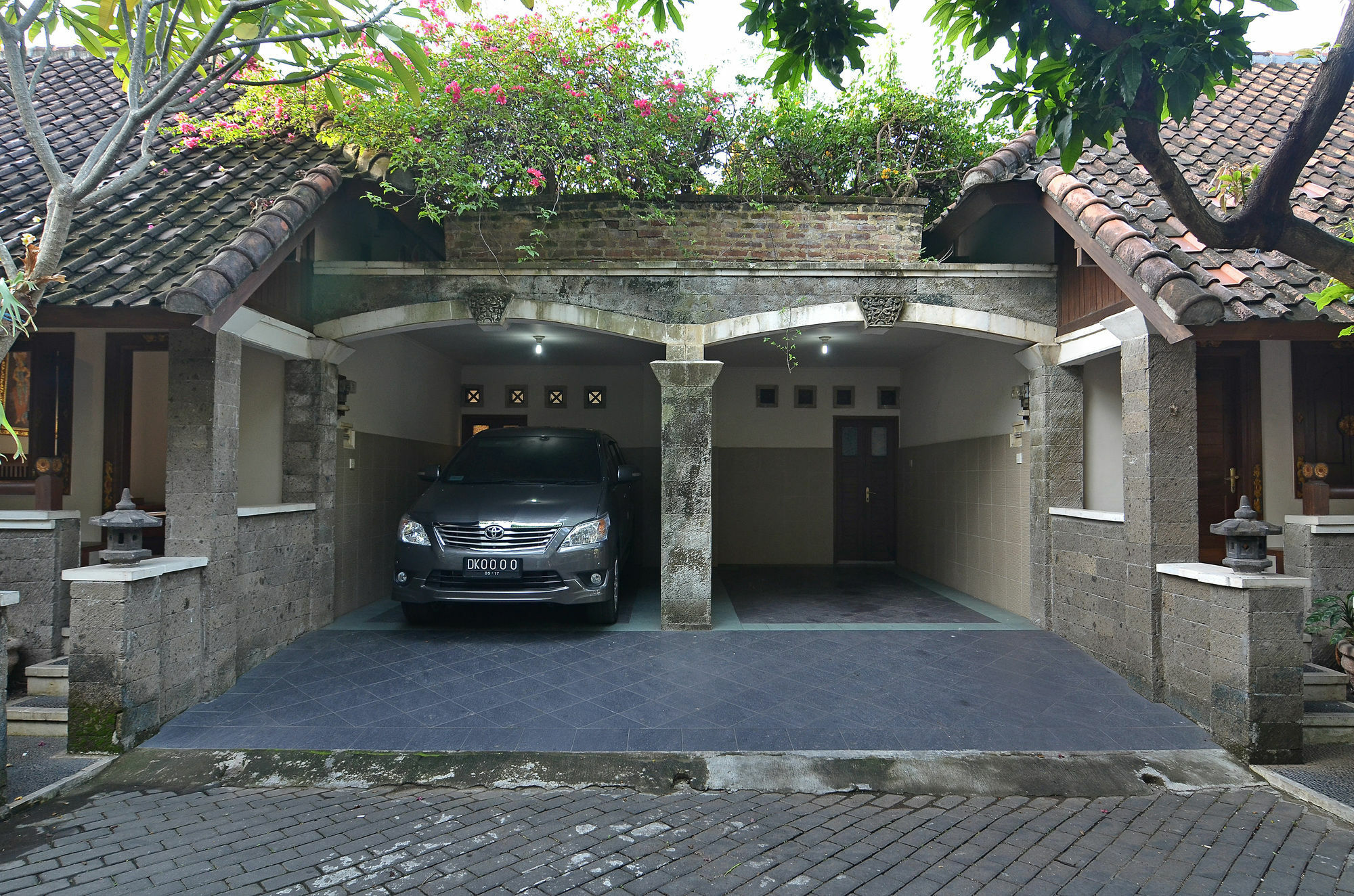 Taman Ayu 212 Hotell Denpasar Exteriör bild